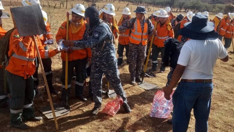Uriondo realiza gestiones para el traslado de personal para sofocar incendio