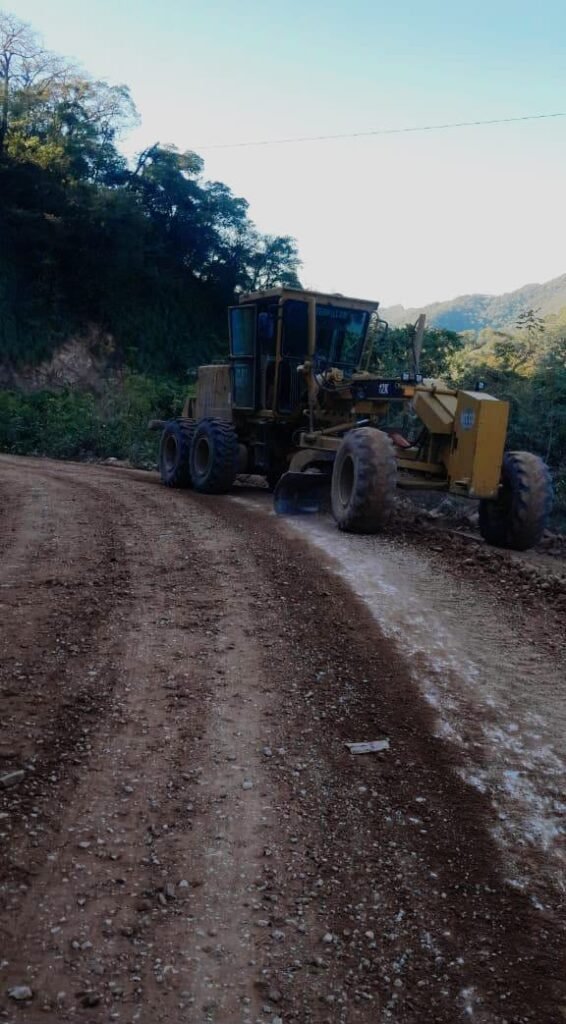 ABC desplaza maquinaria y personal técnico para trabajar en la conservacion vial en Tarija