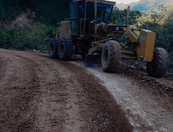 ABC desplaza maquinaria y personal técnico para trabajar en la conservacion vial en Tarija
