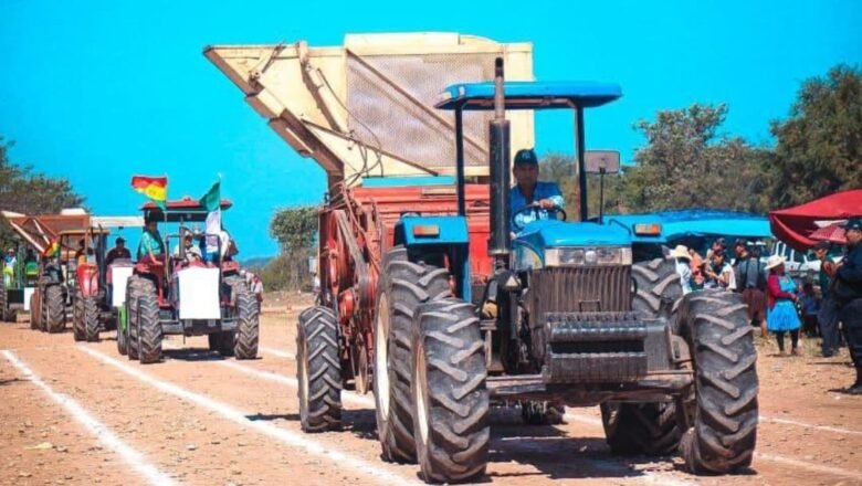 Con desfile Tierras Nuevas conmemora un nuevo aniversario