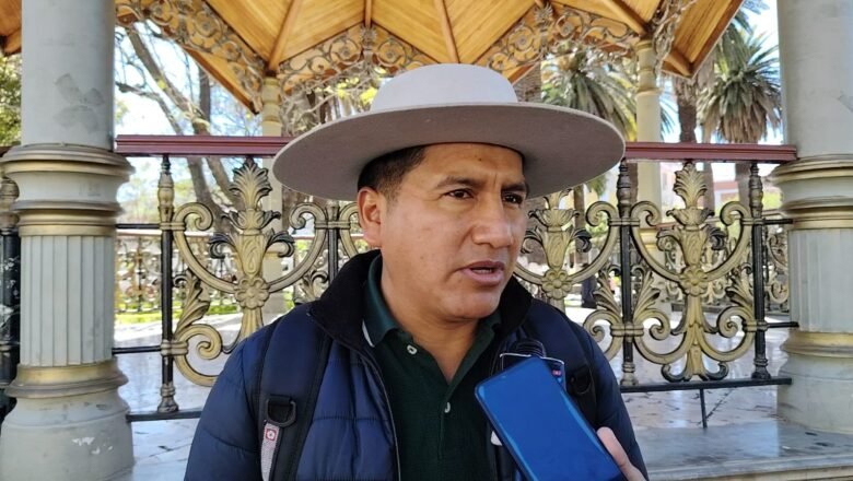 Herbert Quispe cuestiona Asamblea: 17,5 millones en sueldos sin beneficio claro