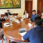 Gobernadores de Bolivia debaten redistribución de recursos