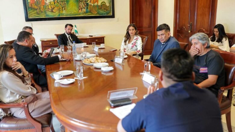 Gobernadores de Bolivia debaten redistribución de recursos