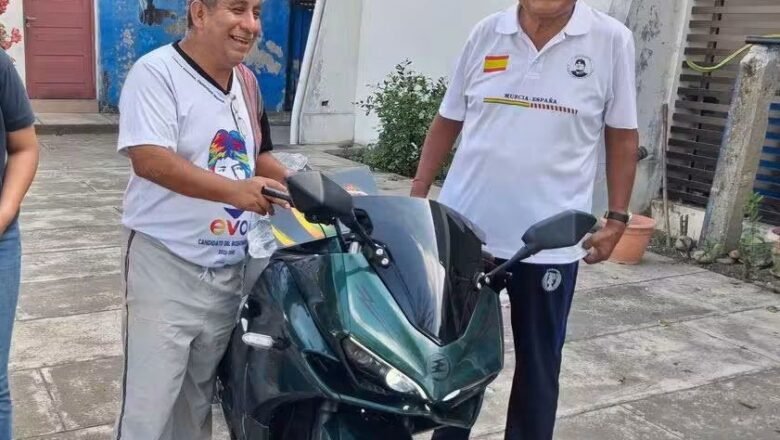 Evo apuesta por una motocicleta eléctrica ante crisis por combustible, “vamos a economizar”