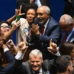 Reducen la jornada laboral en Brasil de 44 a 40 horas semanales